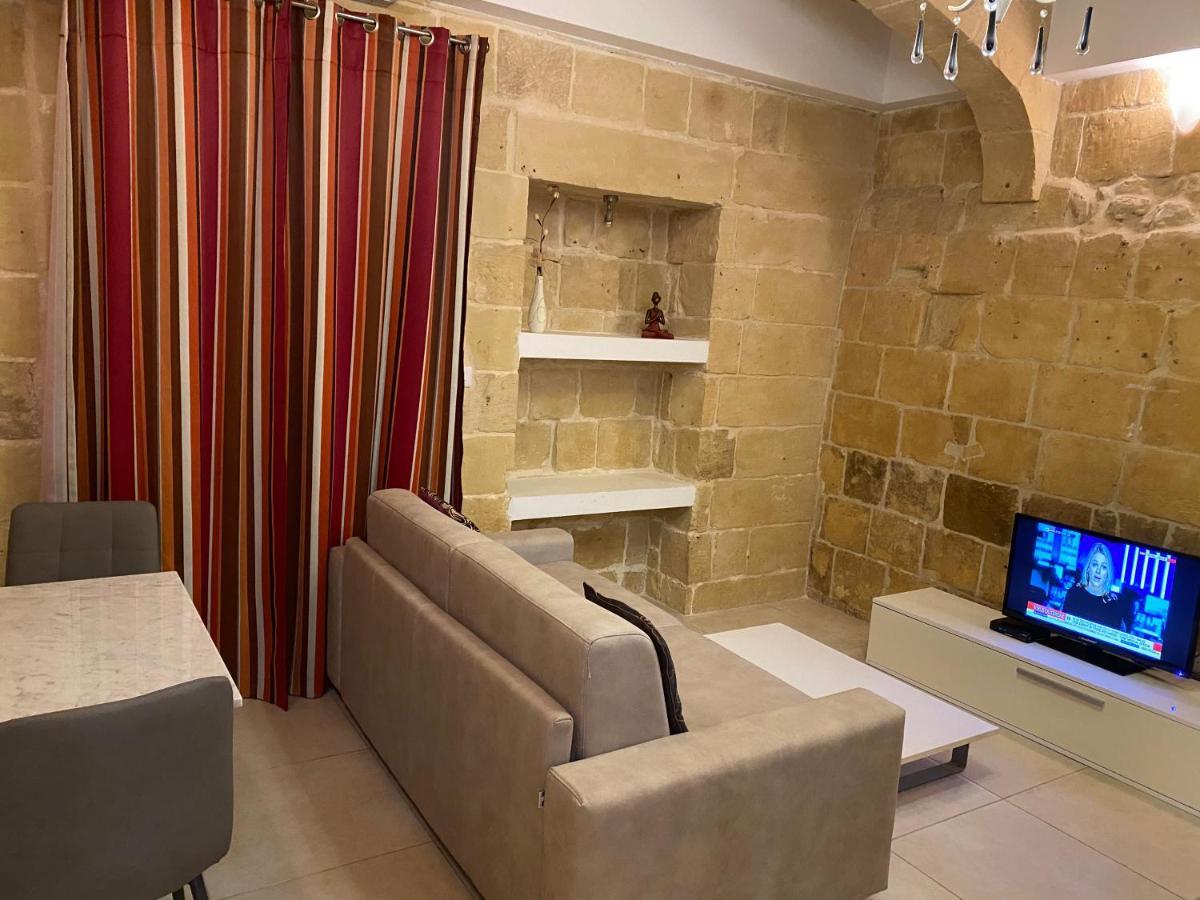 Large One-Bedroom Apartment