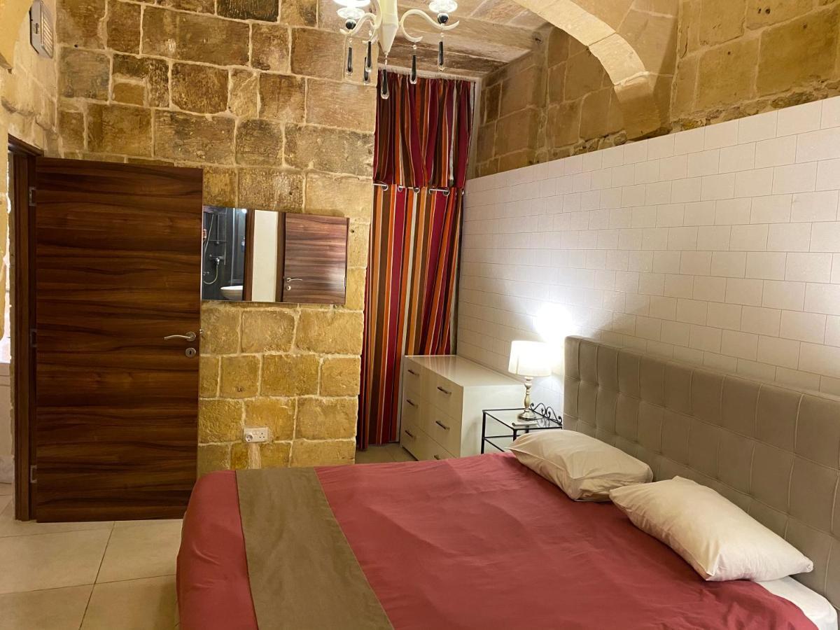 Large One-Bedroom Apartment