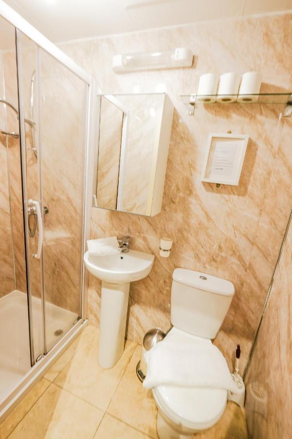 Camera Singola con Bagno Interno