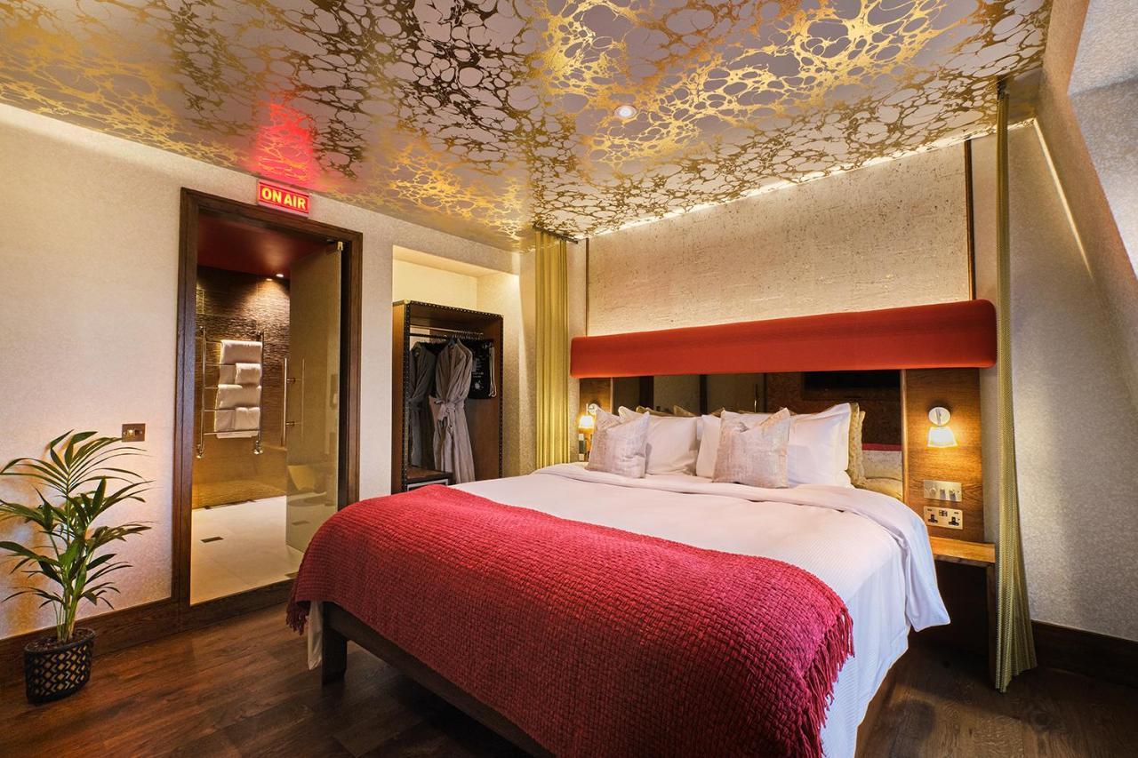Pop Diva Suites