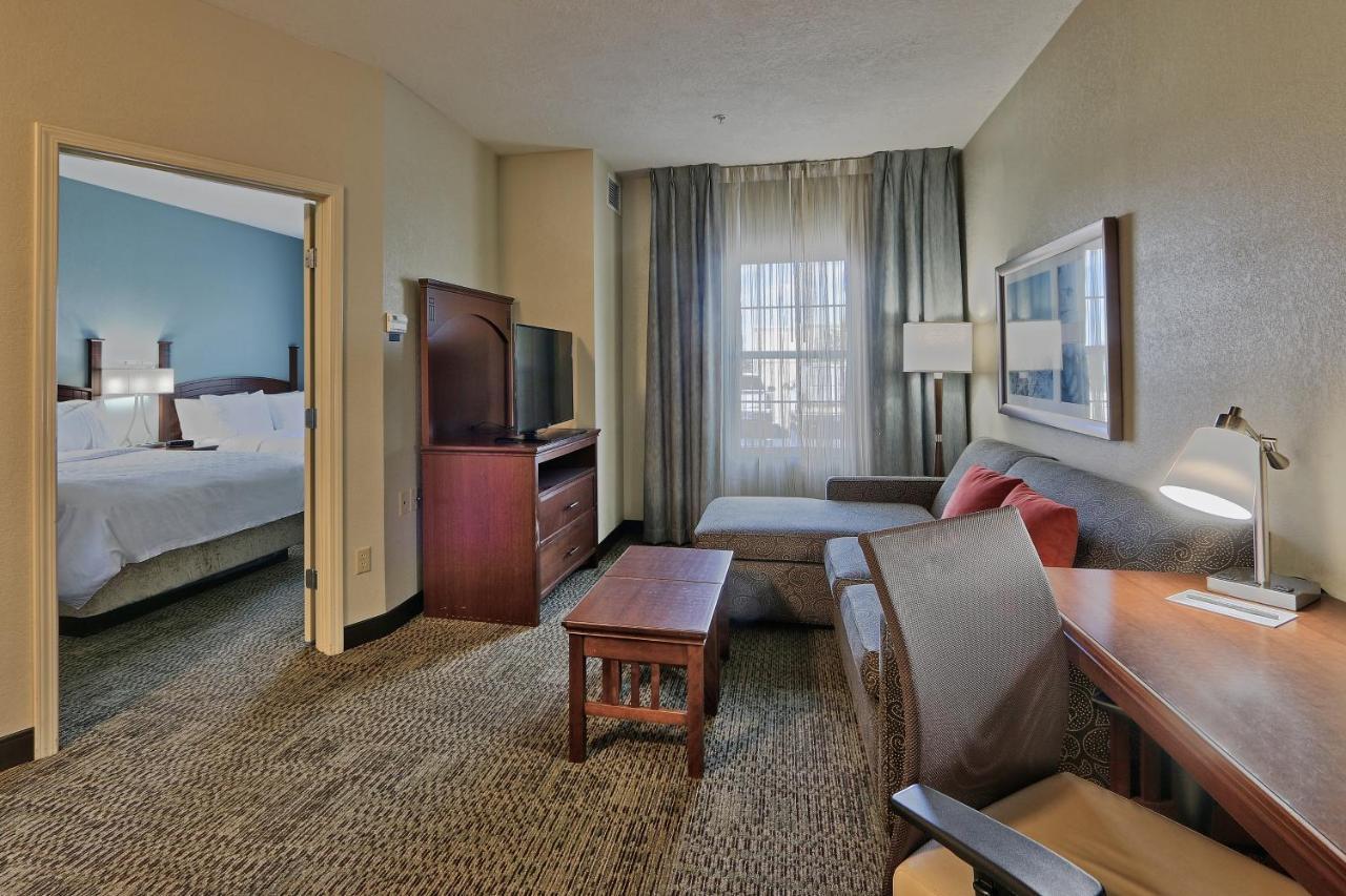 One-Bedroom Queen Suite,1275717205:JPEG