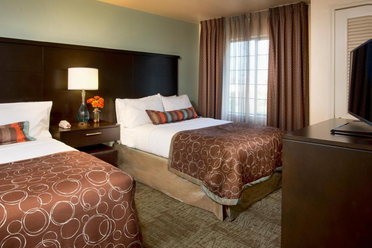 One-Bedroom Suite Two Double Beds