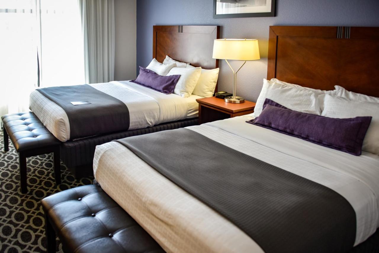 Queen Suite Two Queen Beds