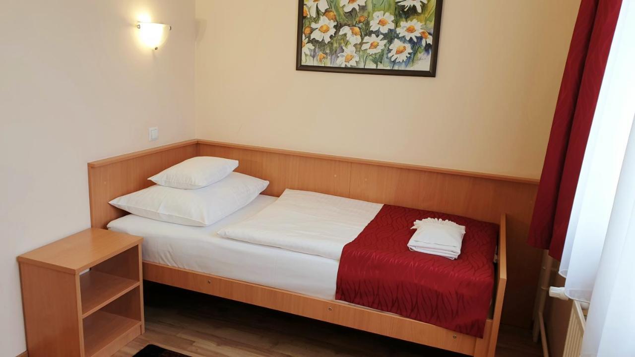 Single Room without Air Conditioning