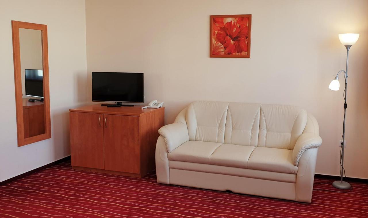 Superior Family Room