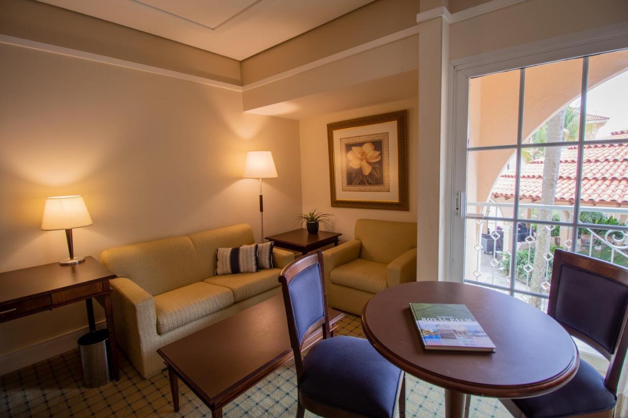 Super Deluxe Family Room