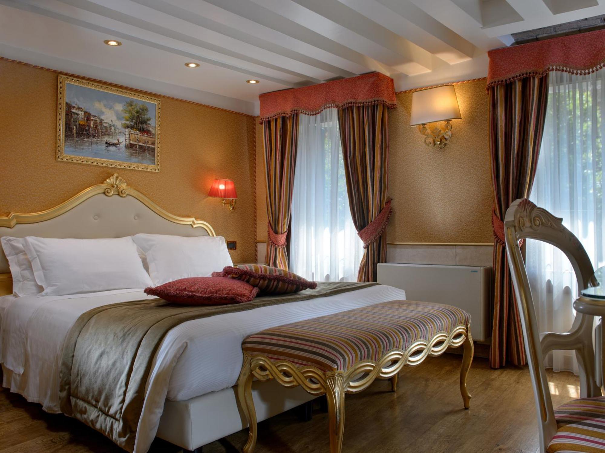 Classic Queen Room