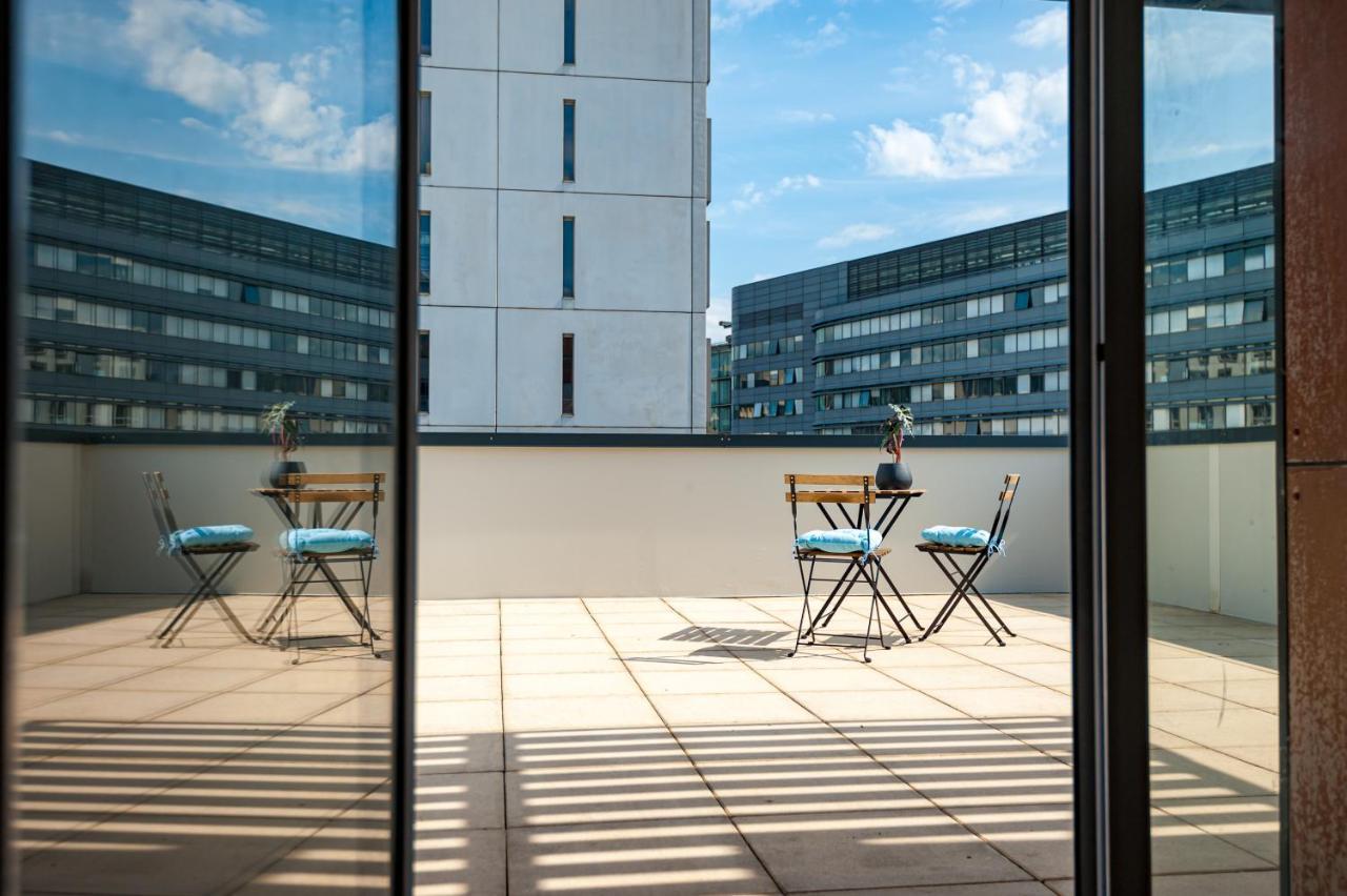 Superior One-Bedroom Apartment