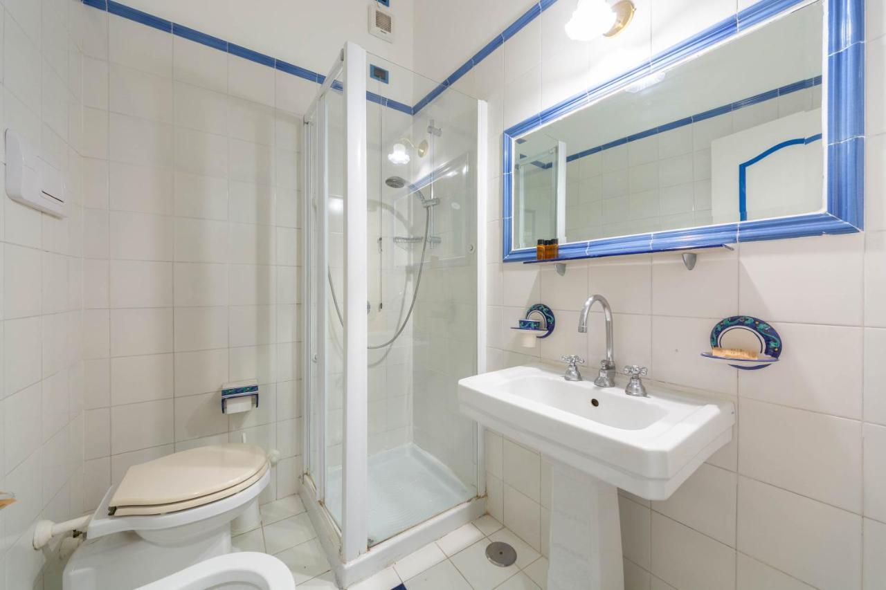 Double or Twin Room Side Sea View