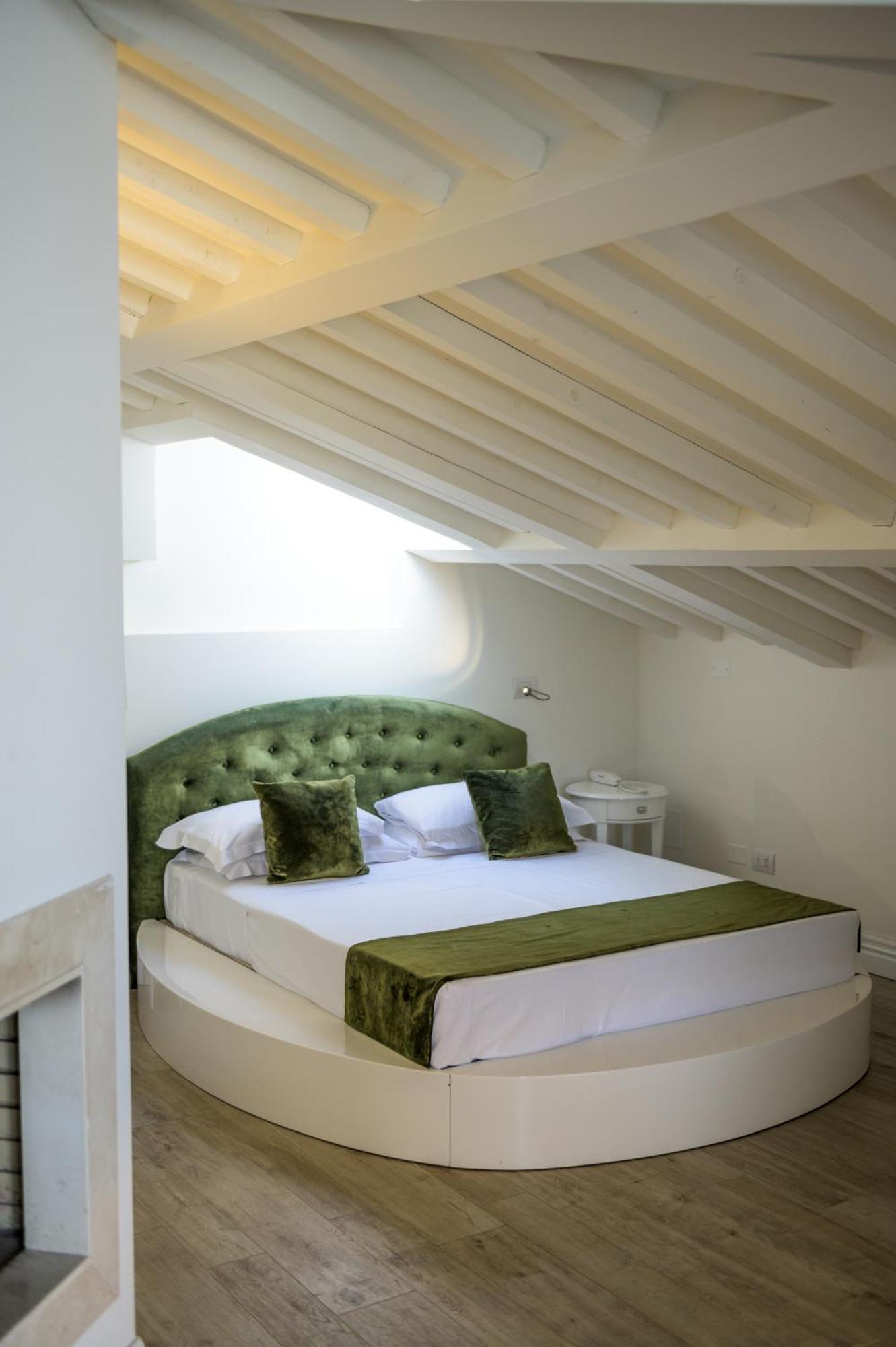 Queen Suite Spa Bath