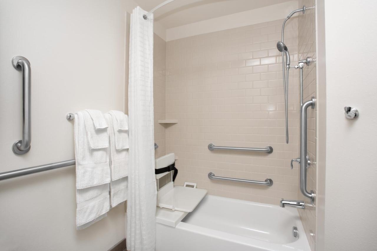 Queen Studio Roll Shower Disability Access