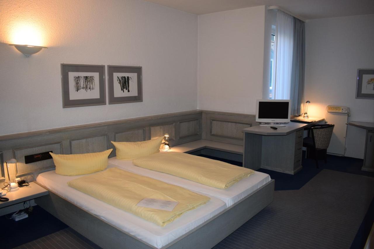Double Room,989136154:JPEG