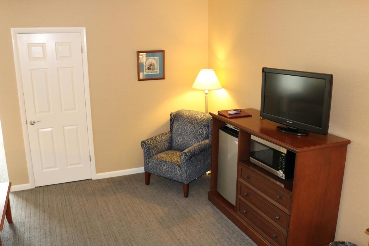 Queen Room Two Queen Beds