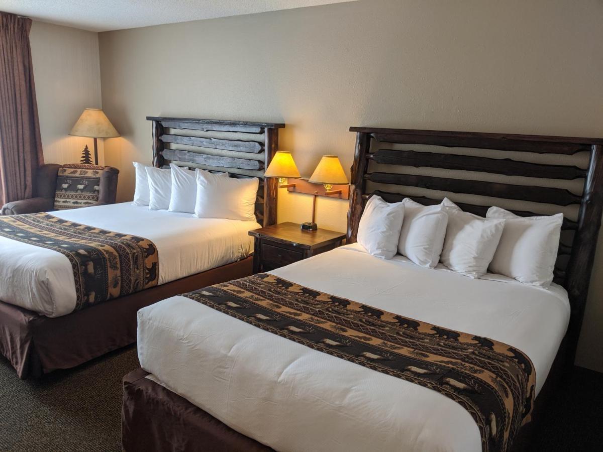 Queen Room Two Queen Beds