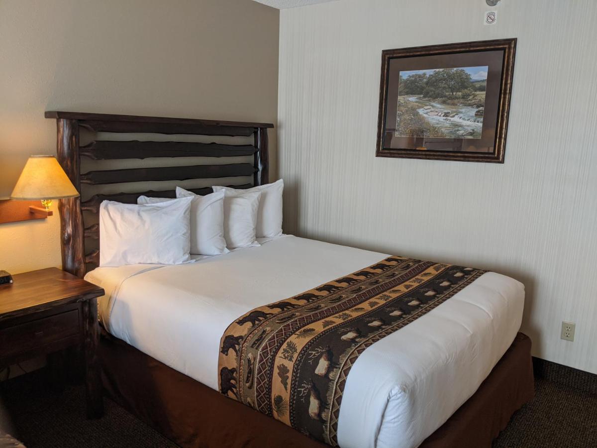 Queen Room Two Queen Beds