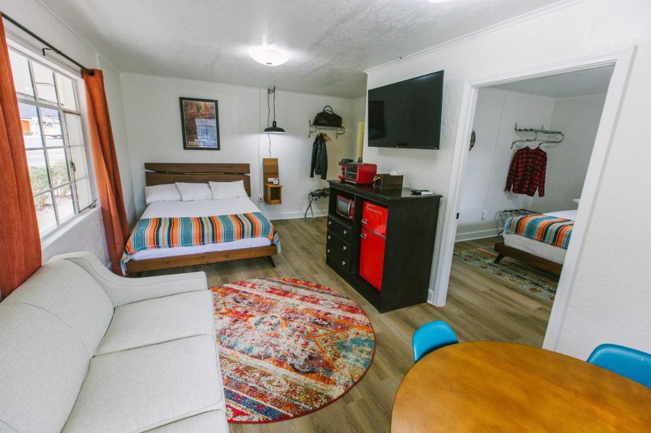 Deluxe Family Suite