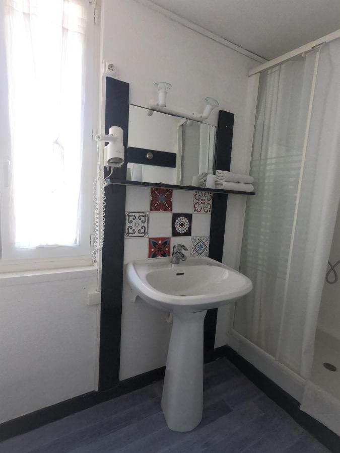 Small Double Room,1685071597:JPEG