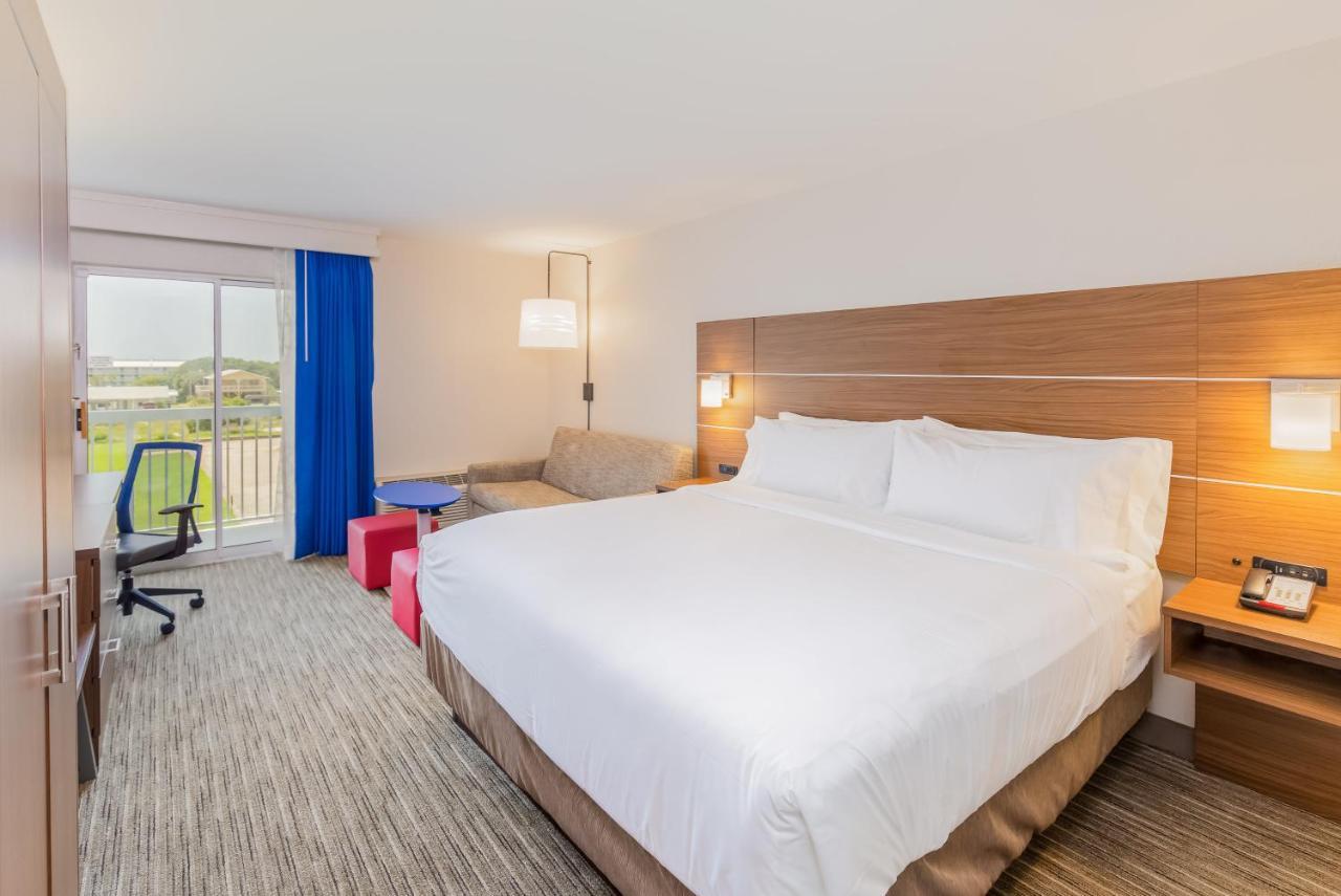 Standard King Room Balcony City View