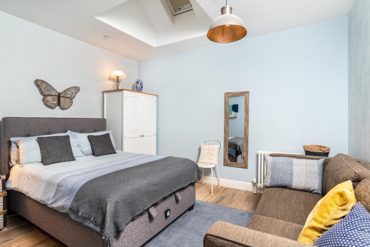 One-Bedroom Suite 2