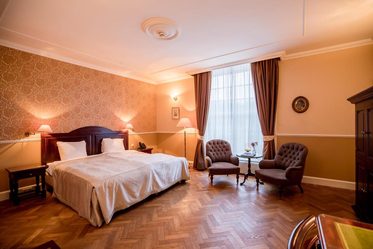 Luxury Suite,990260977:JPEG