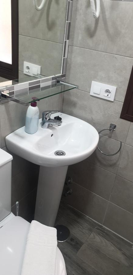Single Room Private Bathroom