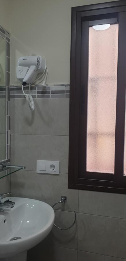 Single Room Private Bathroom