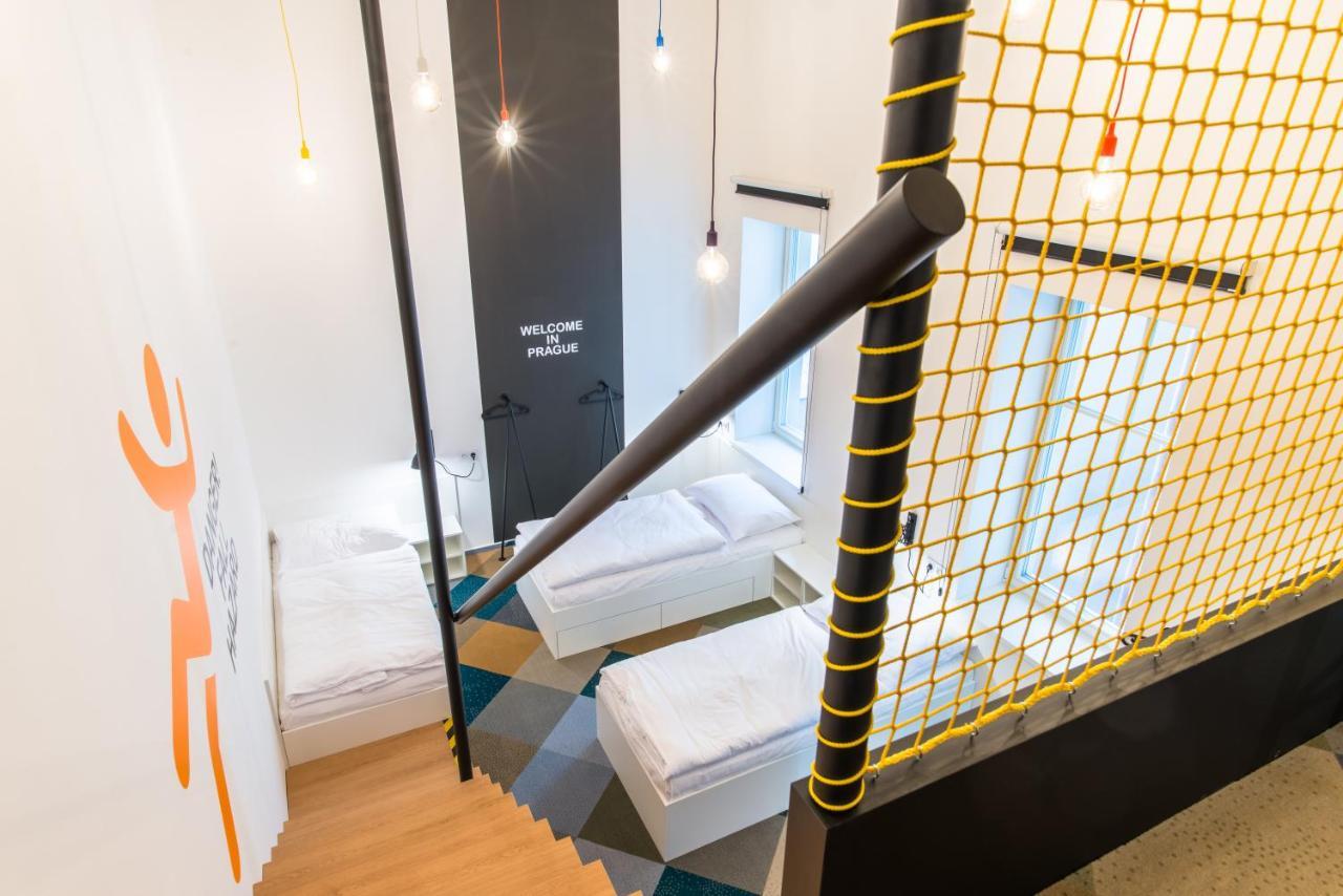 Bed Mixed Dormitory Room
