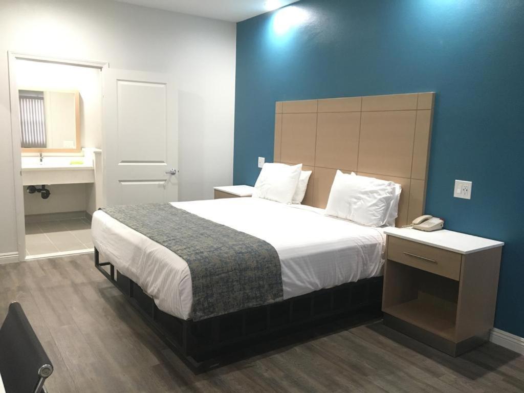 Deluxe King Room Upstairs
