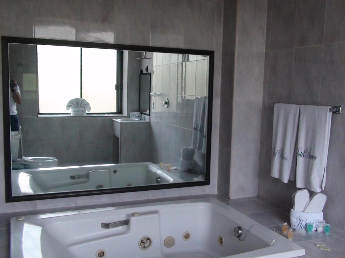 Suite Spa Bath