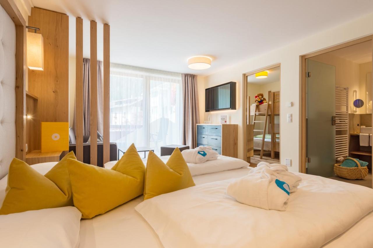 Deluxe Family Room Balcony