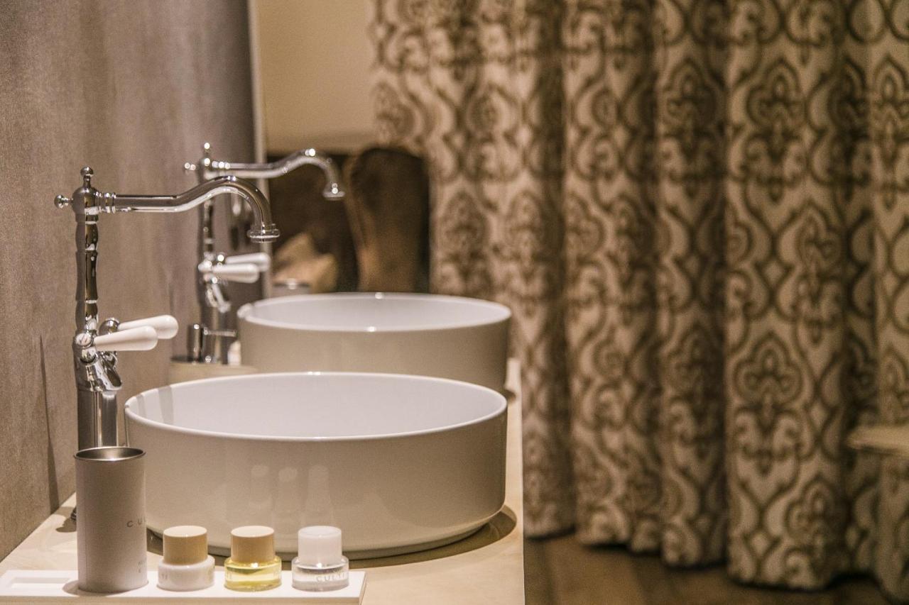 Suite mit Kingsize-Bett mit Whirlpool