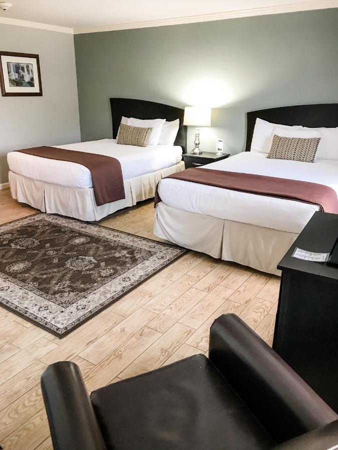 Standard Queen Room