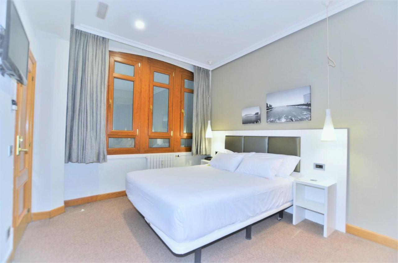 Double or Twin Room - Interior Facing,992278471:JPEG