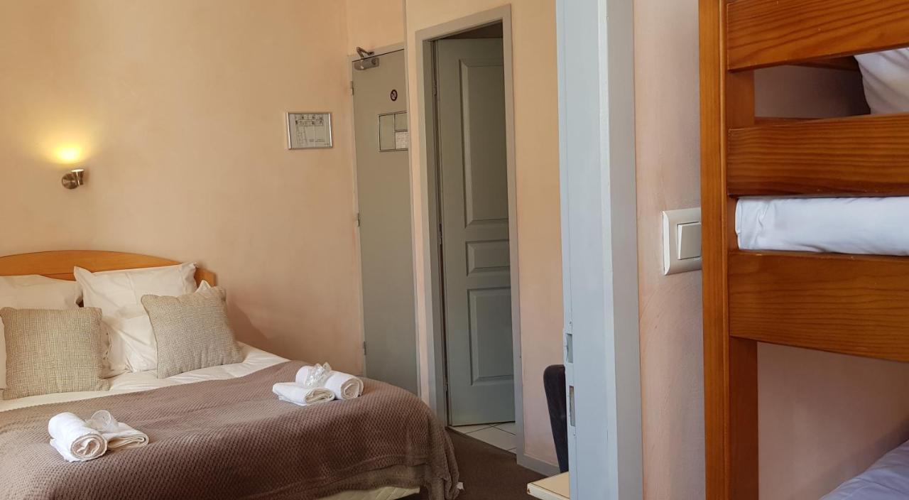 Family Room,974261608:JPEG