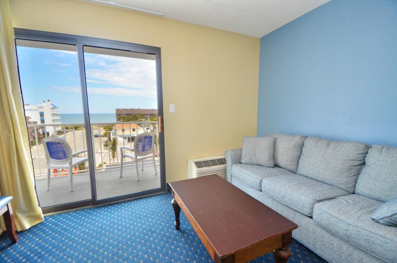 Partial Ocean View 2 Queens & Sofa No Pets Allowed