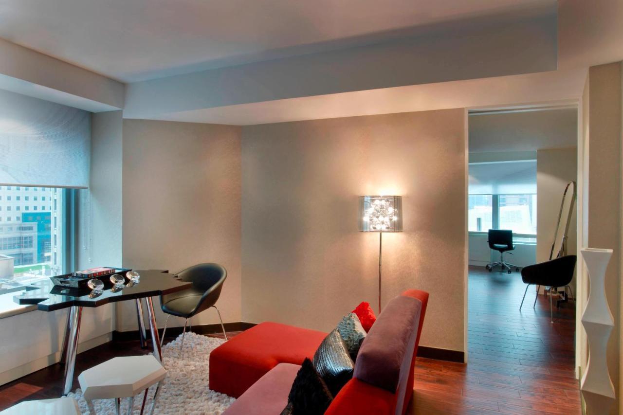 One-Bedroom King Deluxe Suite City View Non-Smoking