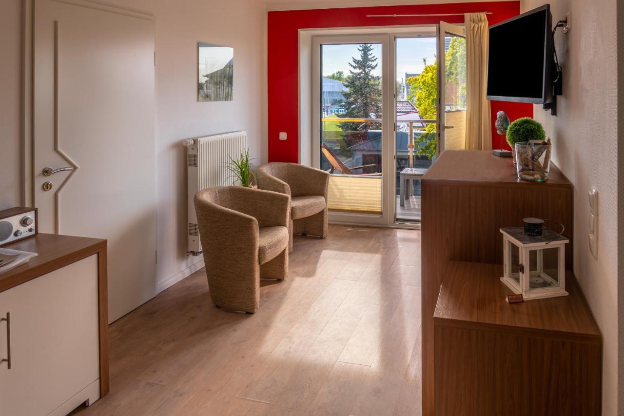 Double Room Partial Sea View Balcony 8