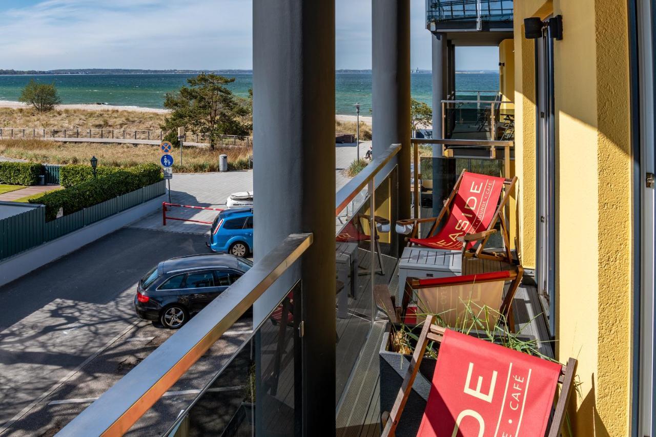 Double Room Partial Sea View Balcony 8
