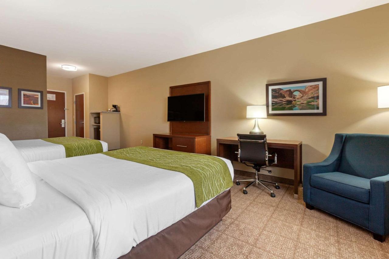 Queen Room with Two Queen Beds - Accessible/Non-Smoking