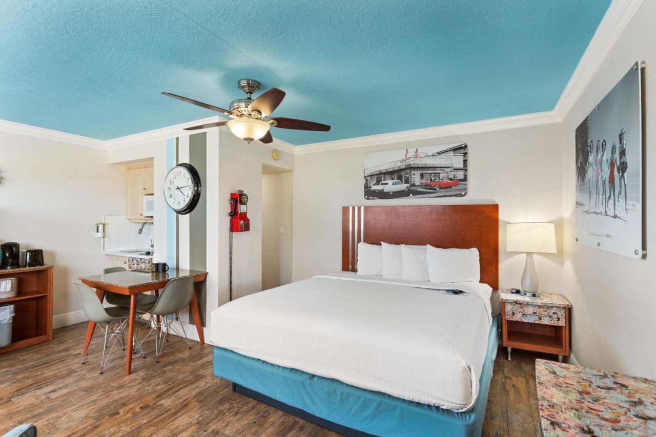 Deluxe Efficiency Suite 1 King Bed