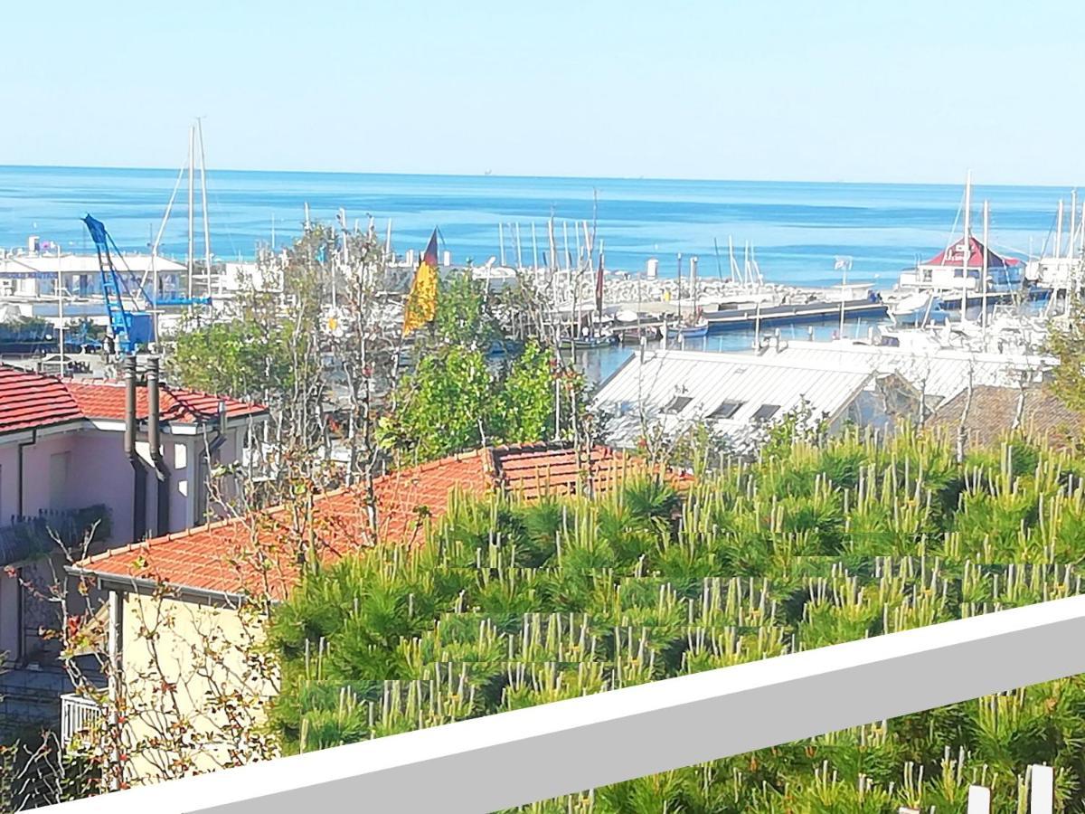 Camera Tripla con Vista Mare