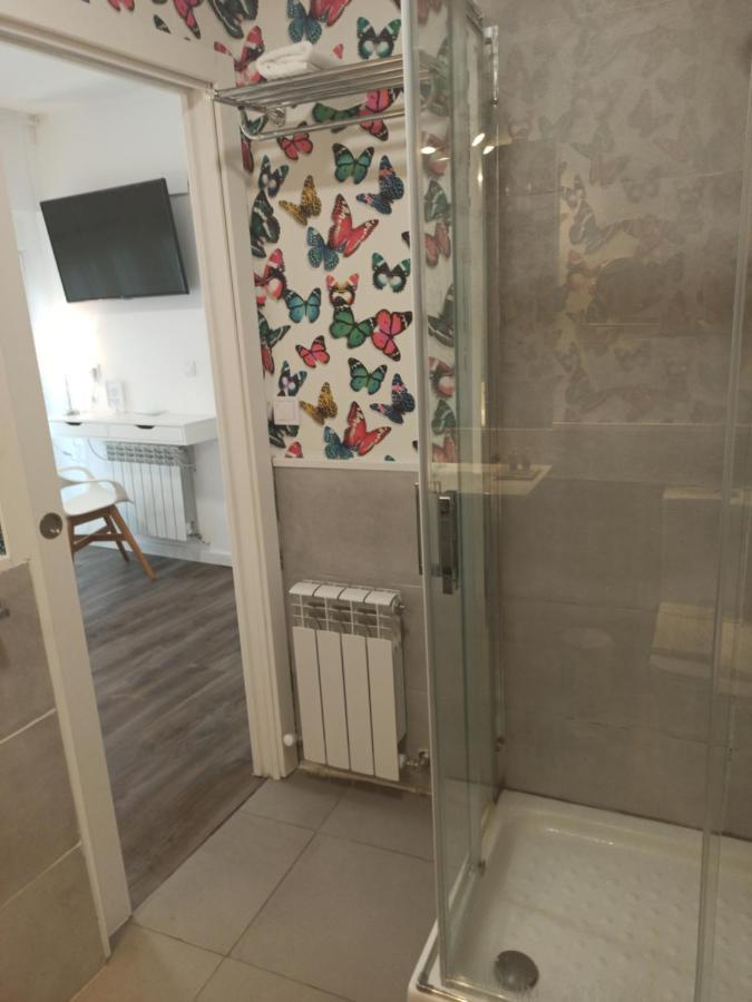 Double Room Private Bathroom