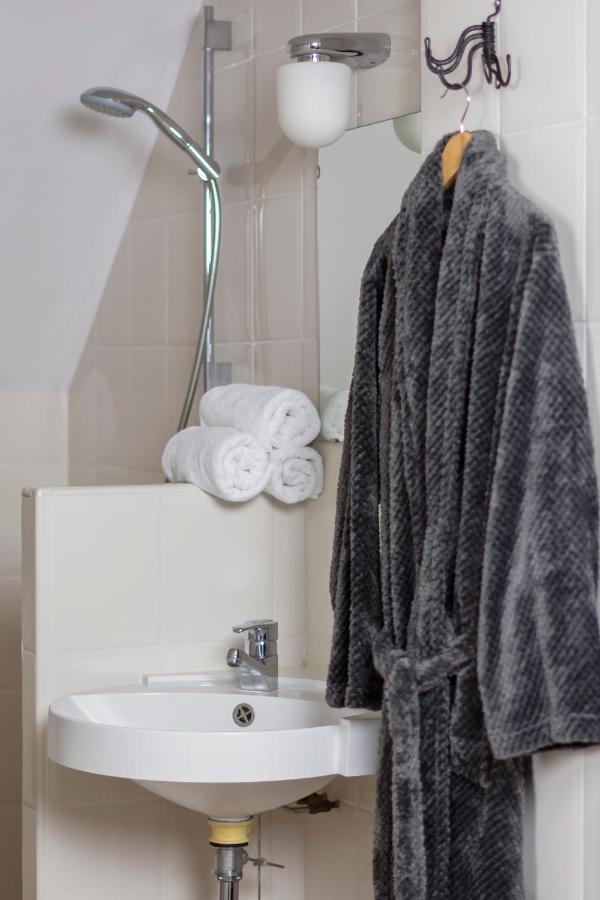 Double or Twin Room Private External Bathroom,998142816:JPEG