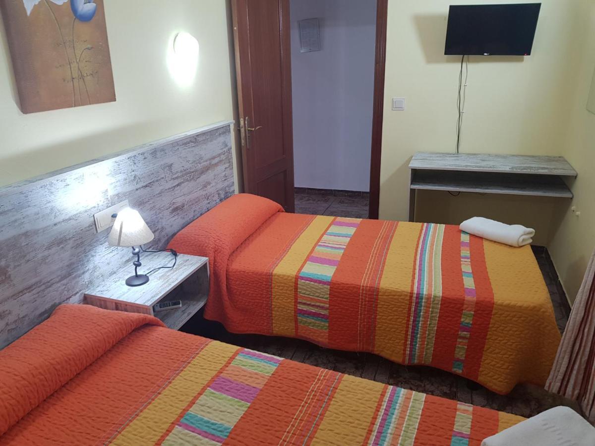 Family Room with Private Bathroom,997321929:JPEG