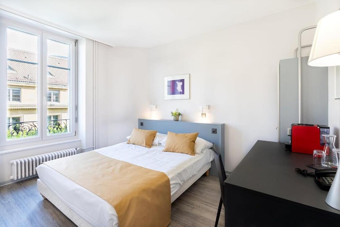 Chambre Double - Vue sur Rue