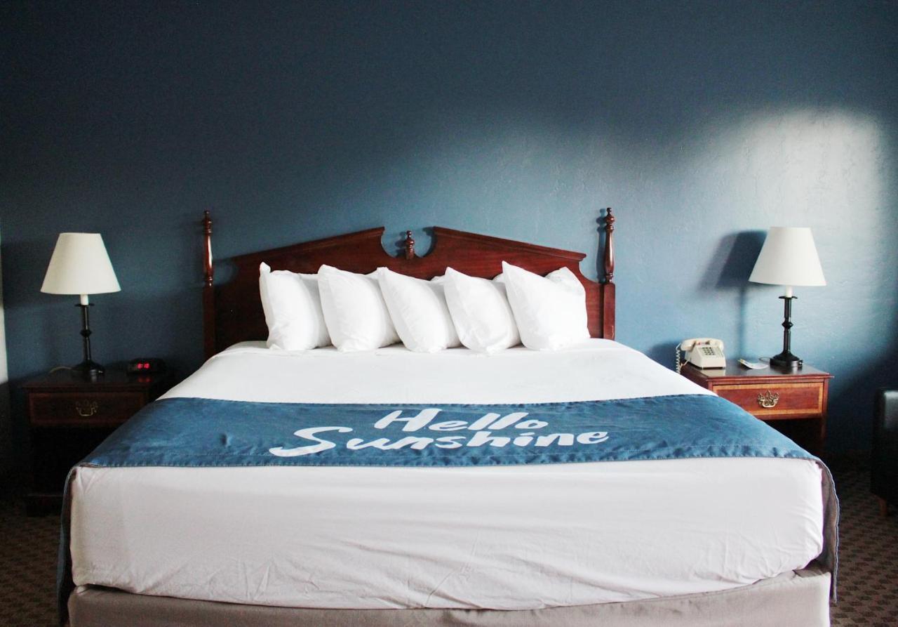 Deluxe King Suite