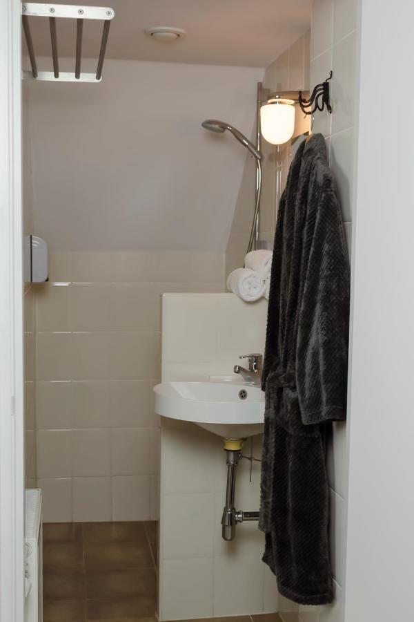 Double or Twin Room Private External Bathroom