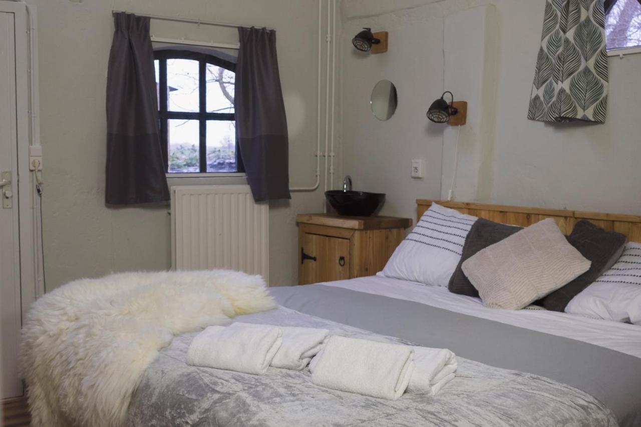 Double or Twin Room Private External Bathroom