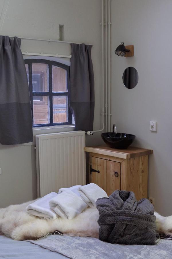Double or Twin Room Private External Bathroom