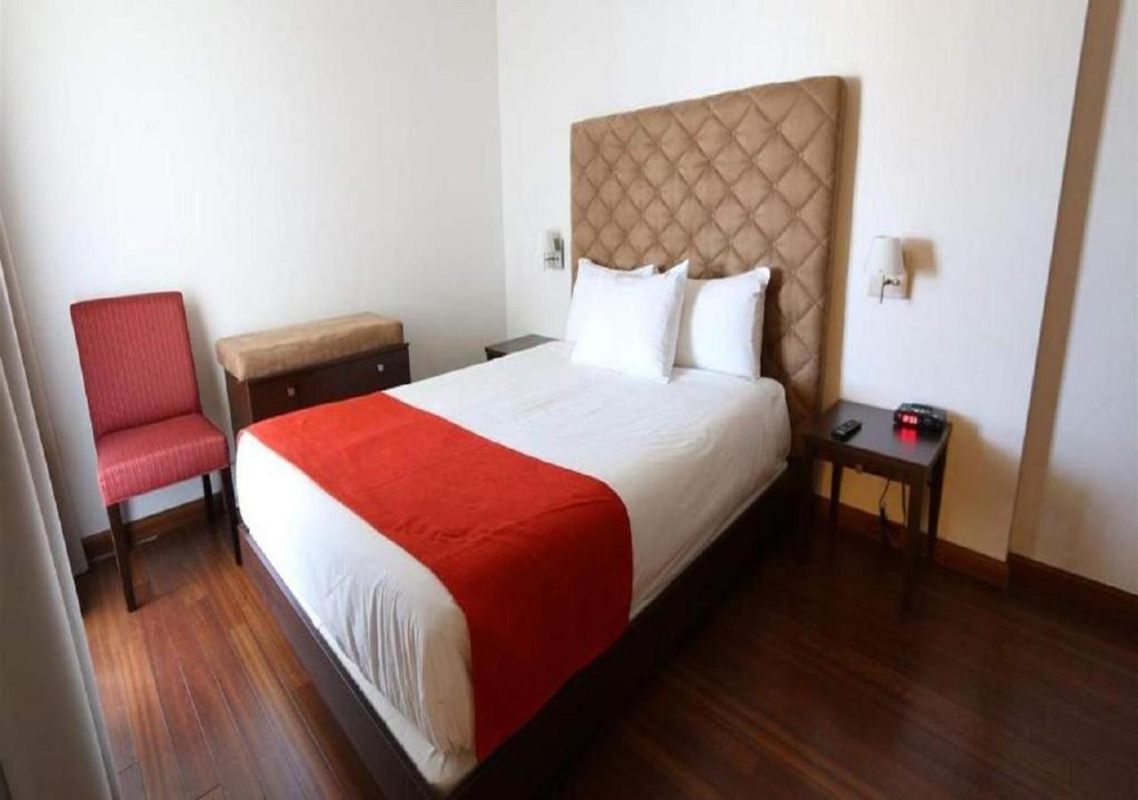 Standard Room 1 Queen Bed